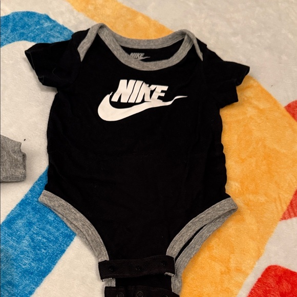 Nike Gray and Black Baby Outfit Set Size 6M - Picture 4 of 6